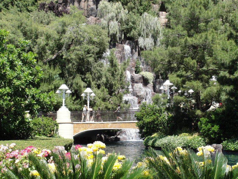 MGM Grand - Julie's waterfall